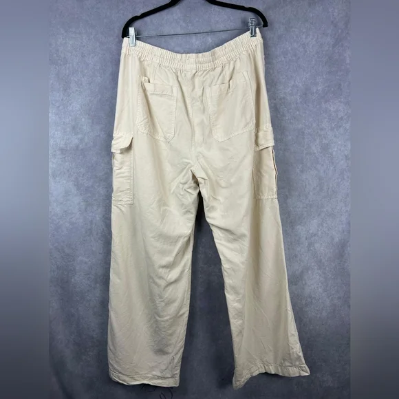 Aerie High Waisted Go-For-It Baggy Cargo Pant in Toasted Coconut Size L - Picture 3 of 10